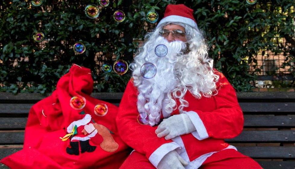 Niente consegne né a casa né a scuola Anche babbo natale resta disoccupato 