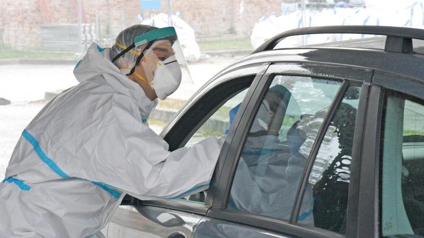 «Contagi in salita, servono controlli su bimbi e ragazzi»