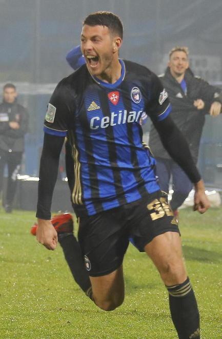 Il Pisa colpisce due volte, resta in dieci e viene raggiunto al 90’ dal Chievo 