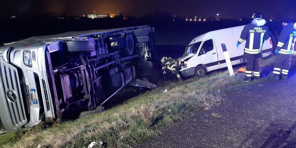 Incidente in A1, tre i feriti 