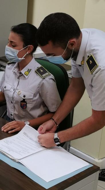 Antiriciclaggio, agente stangato dalla Finanza 
