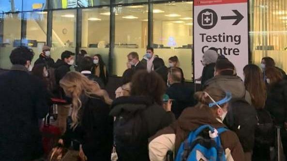 Odissea a Londra: «Abbandonato da Alitalia»