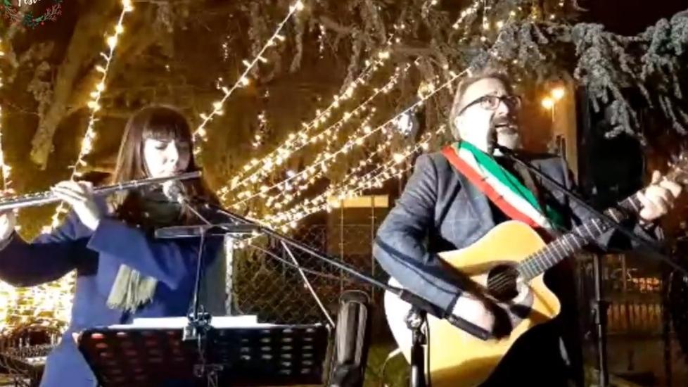 Vignola, dono in musica dedicato ai residenti della cra e premio agli operatori
