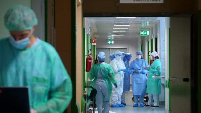 Covid, una vittima e 47 nuovi casi a Prato
