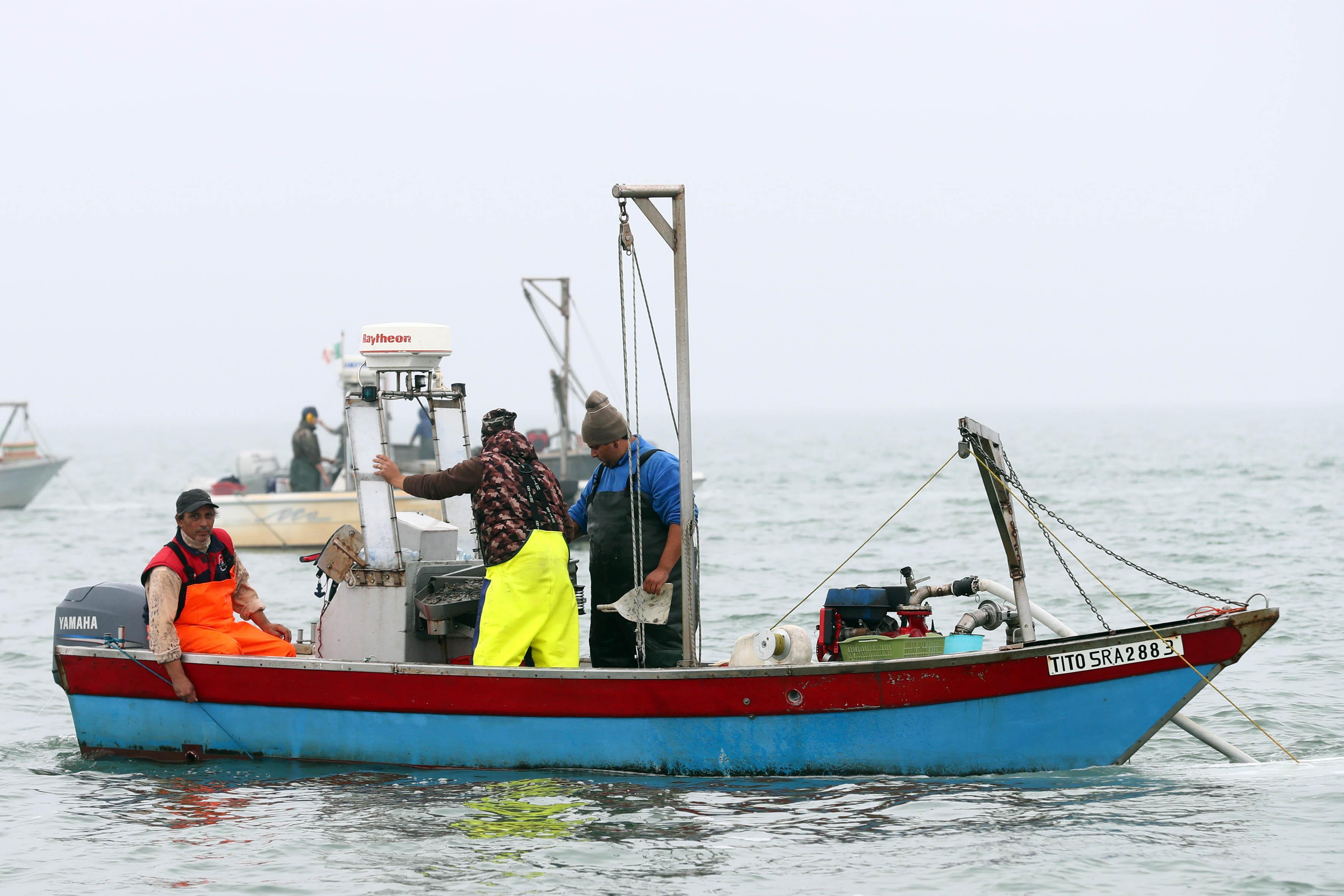 Goro, pesca abusiva in Sacca: scoperti altri due "furbetti"
