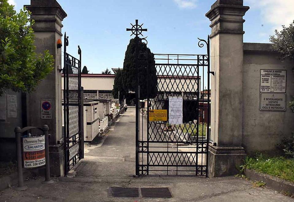 Sos sicurezza, ancora furti sulle auto davanti ai cimiteri 