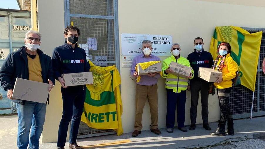 Un carico di pasta destinato a parrocchie e associazioni