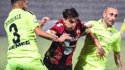 Lucchese sprecona la Carrarese si salva e porta via un punto