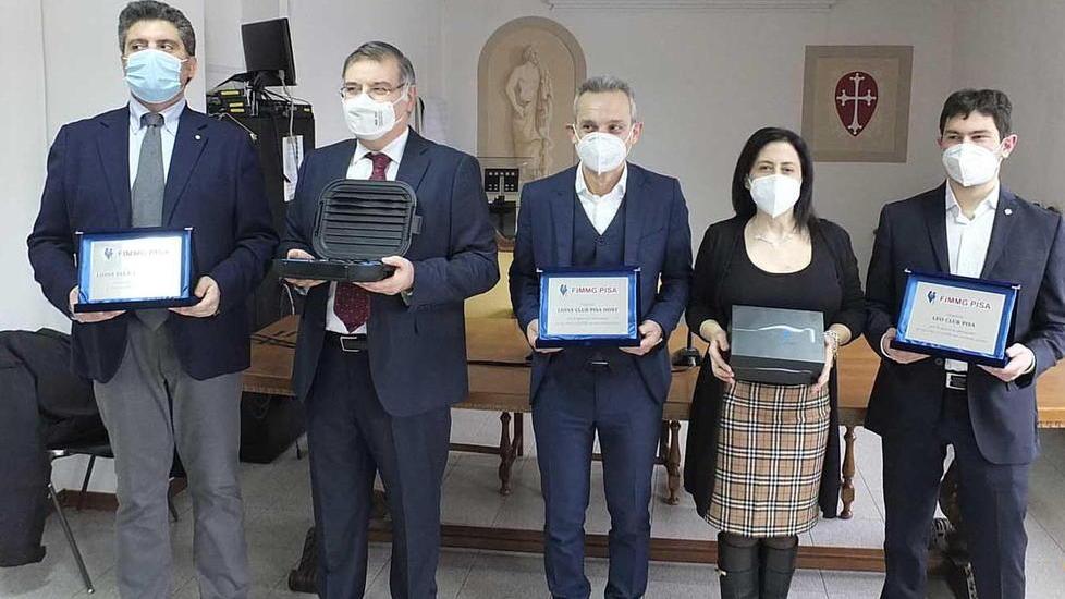 Quattro ecografi polmonari per le Usca da Lions e medici