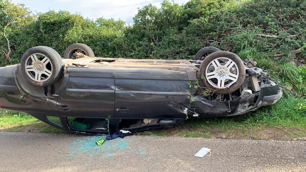 Sassari, auto si ribalta a Maccia d'Agliastru: i due occupanti fuggono