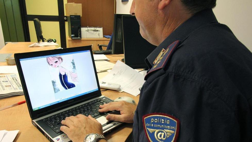 Nel pc migliaia di foto di abusi su bambini e neonati: arrestato