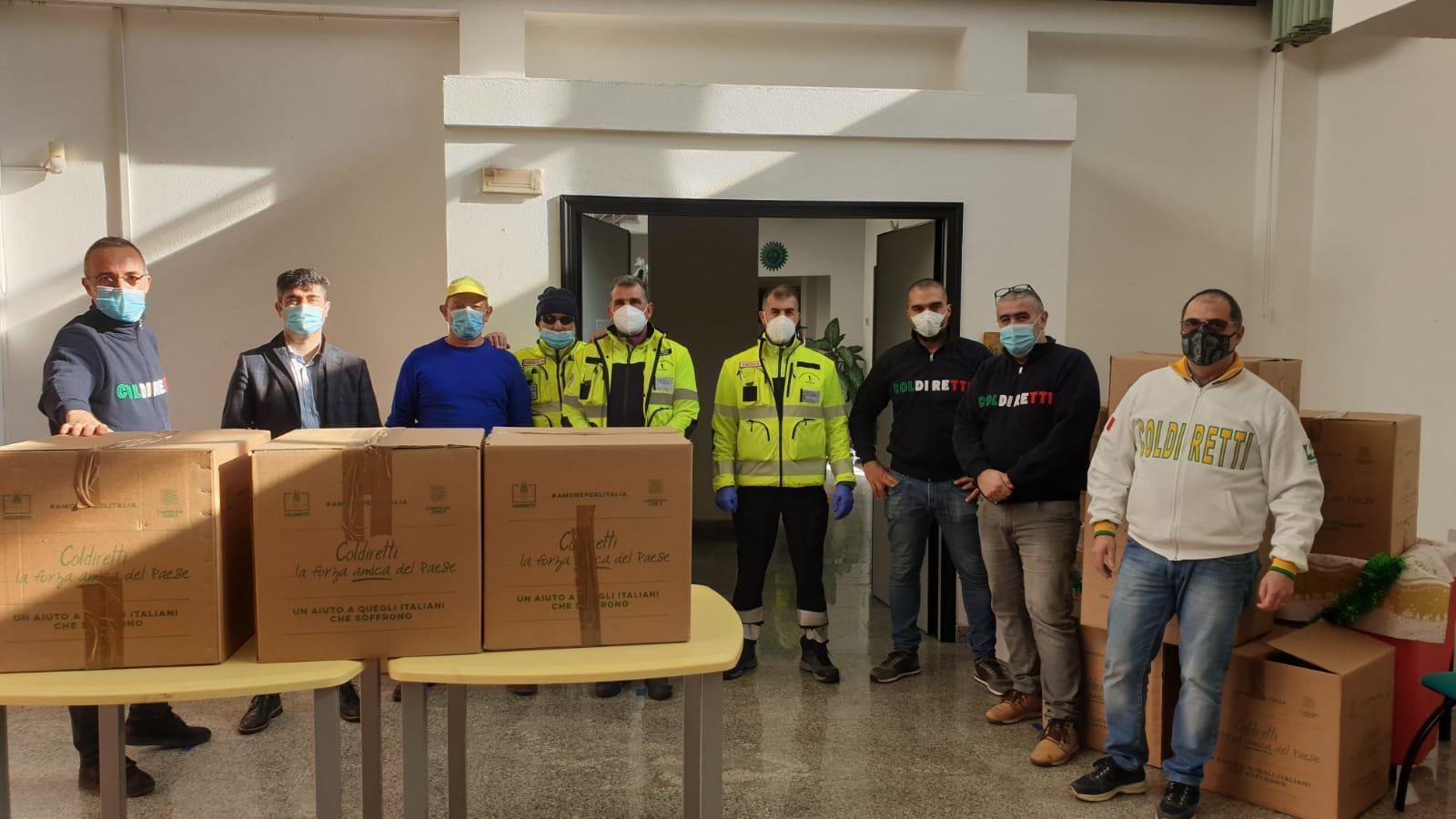 Nuoro, la Coldiretti dona pacchi di alimentari alle famiglie in difficoltà 