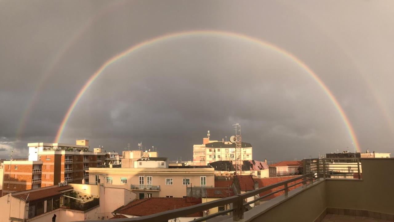 Un doppio arcobaleno nel cielo di Sassari