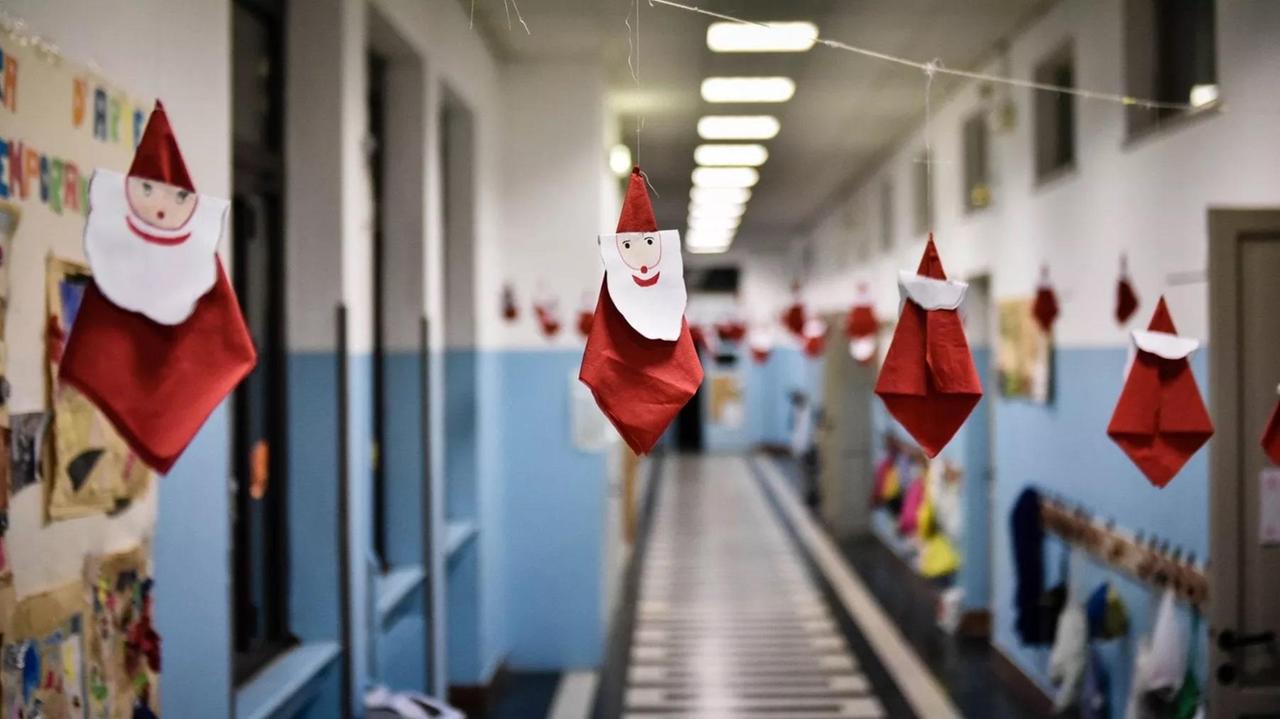 Tutti i bimbi della classe ricevono il regalo eccetto uno, la rabbia della mamma: «Mio figlio non tornerà in quella scuola»