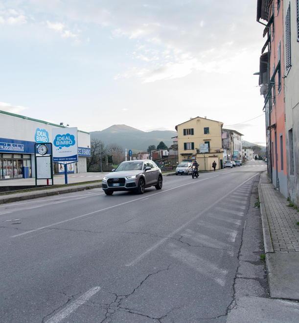 Pontetetto, residenti e negozianti contro il senso unico: «Avremo solo danni» 