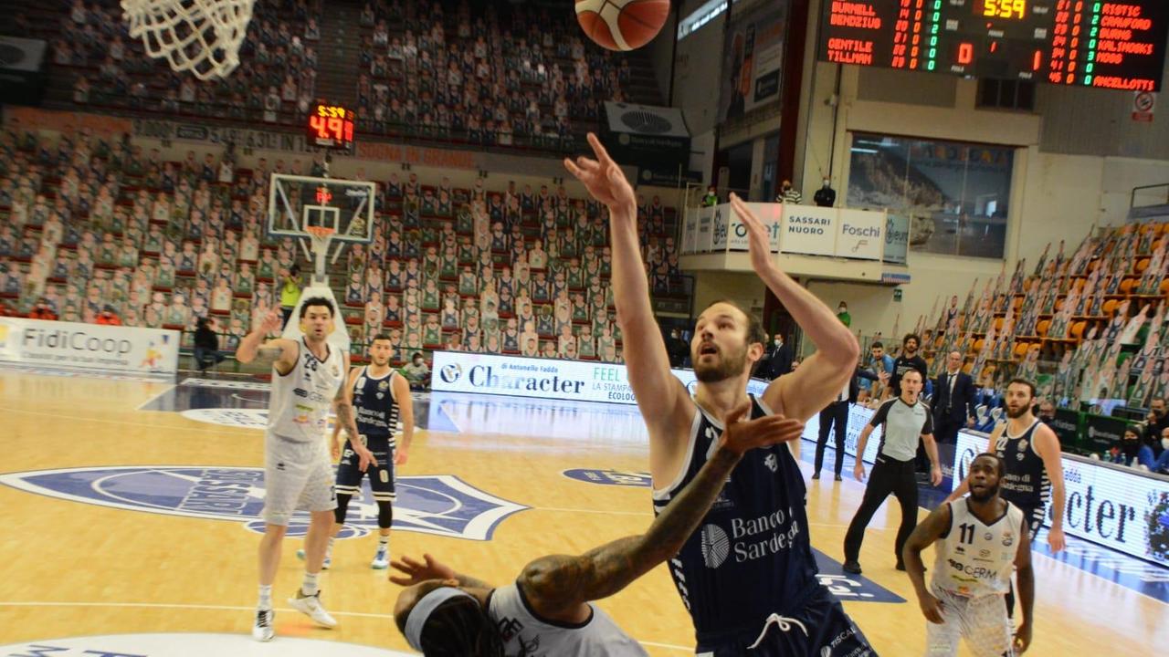 Basket, una grande Dinamo affonda la Germani Brescia
