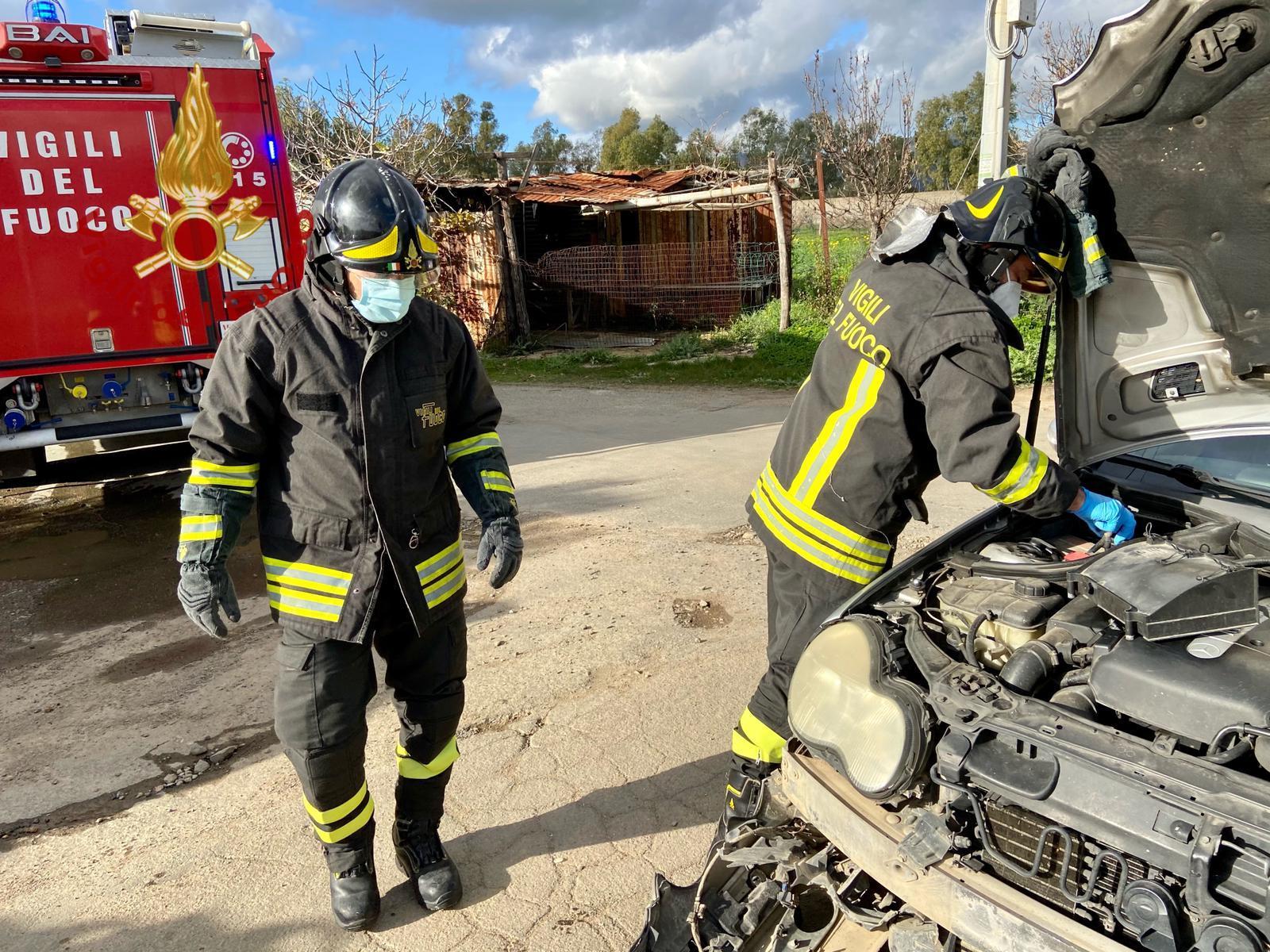 Maracalagonis, scontro tra una Punto e una Mercedes: quattro feriti 