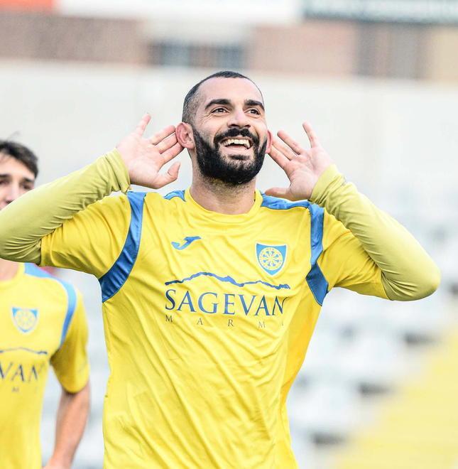 Azzurri sul mercato a caccia di una seconda punta
