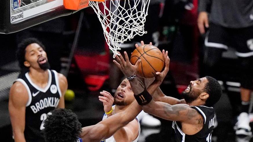 Nba, il Natale degli immortali LeBron e Durant, che show