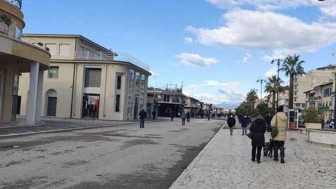 Passeggiata semideserta anche per Natale