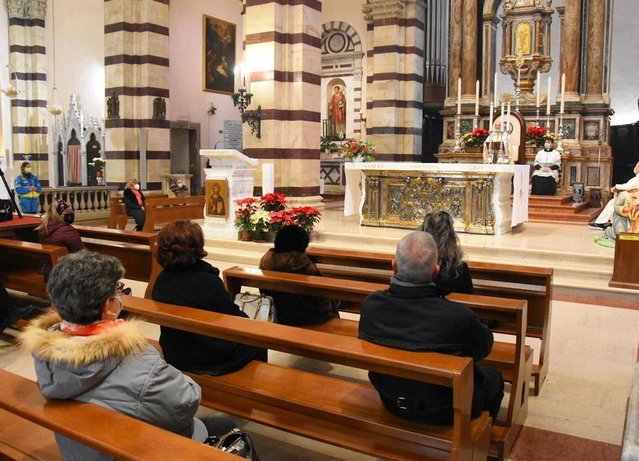 Il vescovo: «Questo Natale può diventare una grazia» 