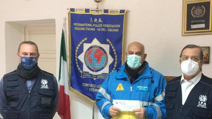 Una donazione di 500 euro alla Misericordia di Cecina
