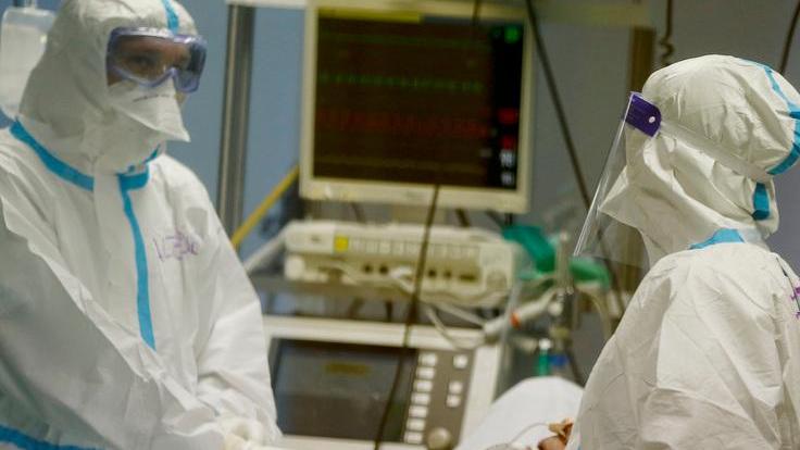 Medici, infermieri, specializzandi Decine di contratti da Asl e S. Anna