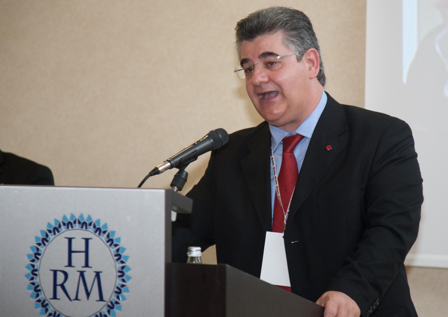 Cgil e Cisl bocciano la giunta «Serve un cambio di passo»