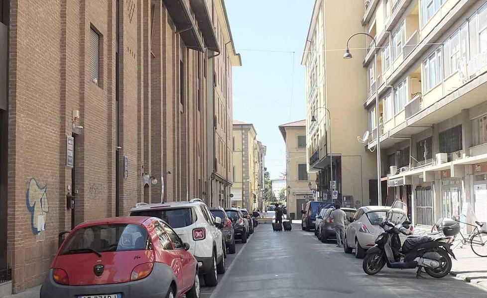 Il diktat del sindaco: stop alla vendita degli alcolici nei supermercati di Corso Italia 