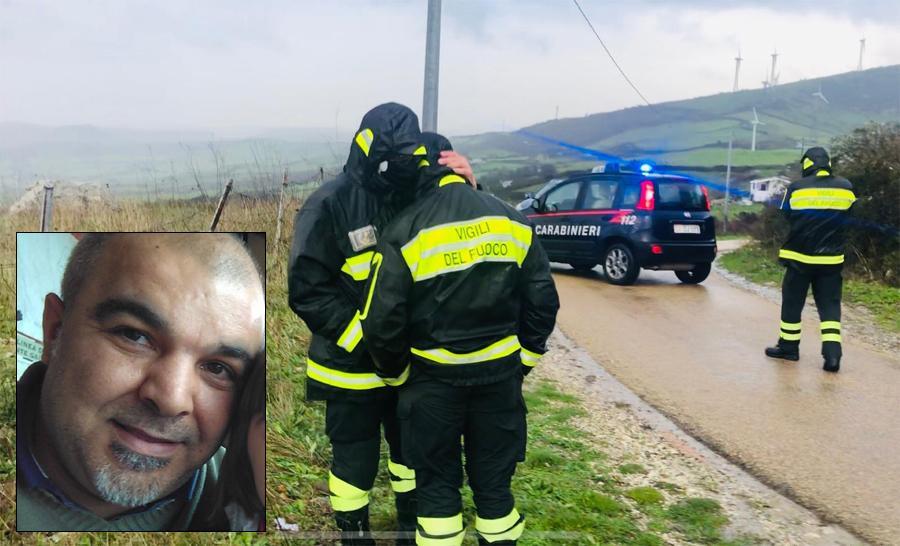 I vigili del fuoco sul luogo della tragedia (foto Mauro Chessa) - Nel riquadro Tonello Scanu dal suo profilo Facebook
