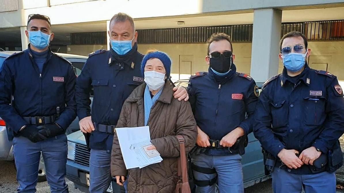 Modena, la Polizia riporta l'auto rubata alla proprietaria 80enne