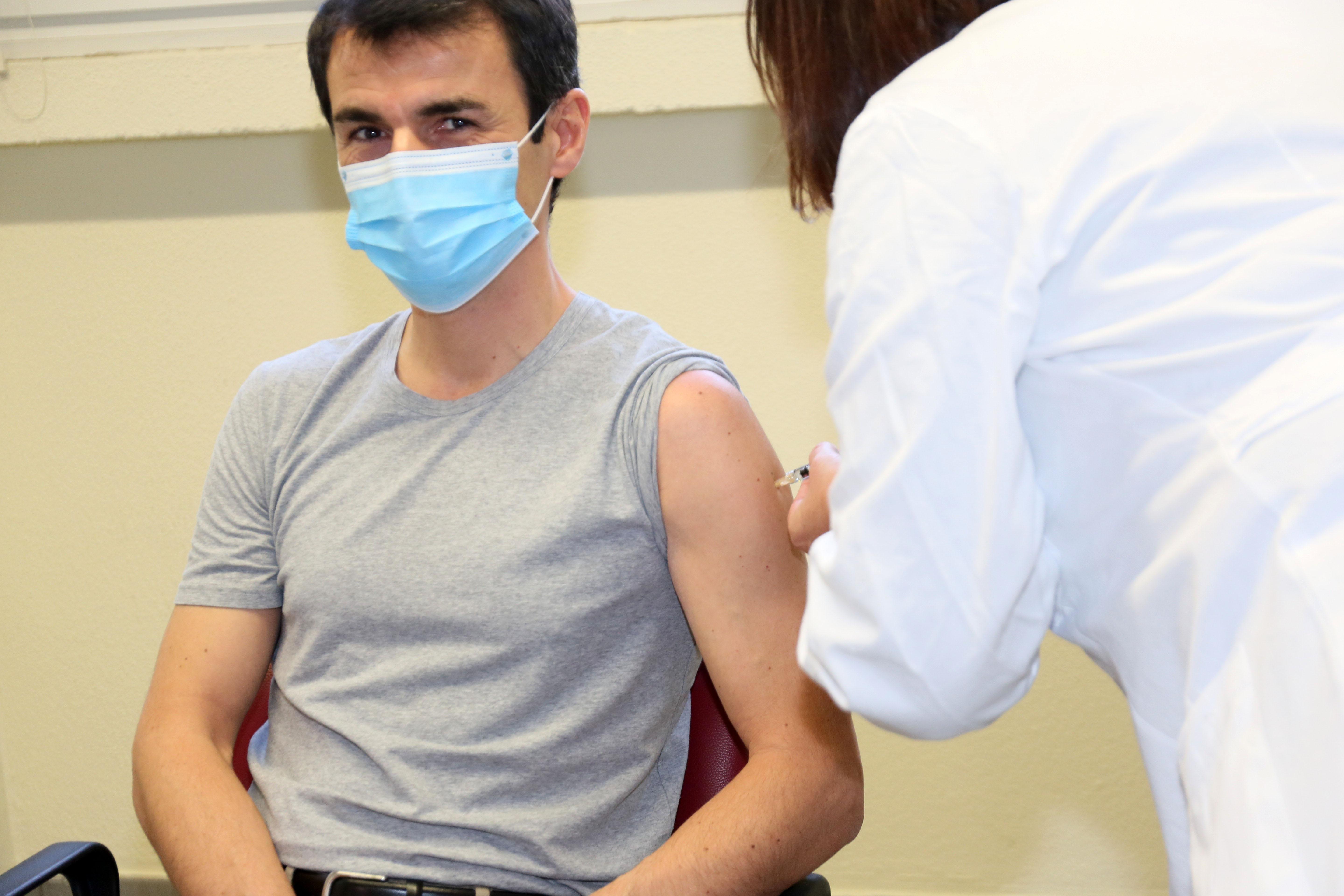 È stato un bel giorno. E adesso che nessuno salti la fila: il vaccino sia per tutti 