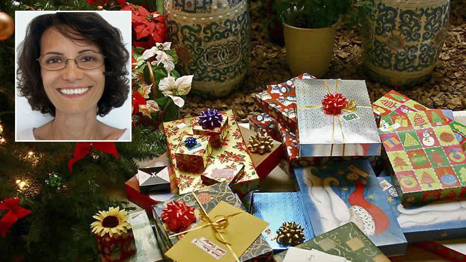 Niente regalo delle maestre ad un bambino, l'esperta: «Perché un gesto così può provocare traumi al piccolo» 