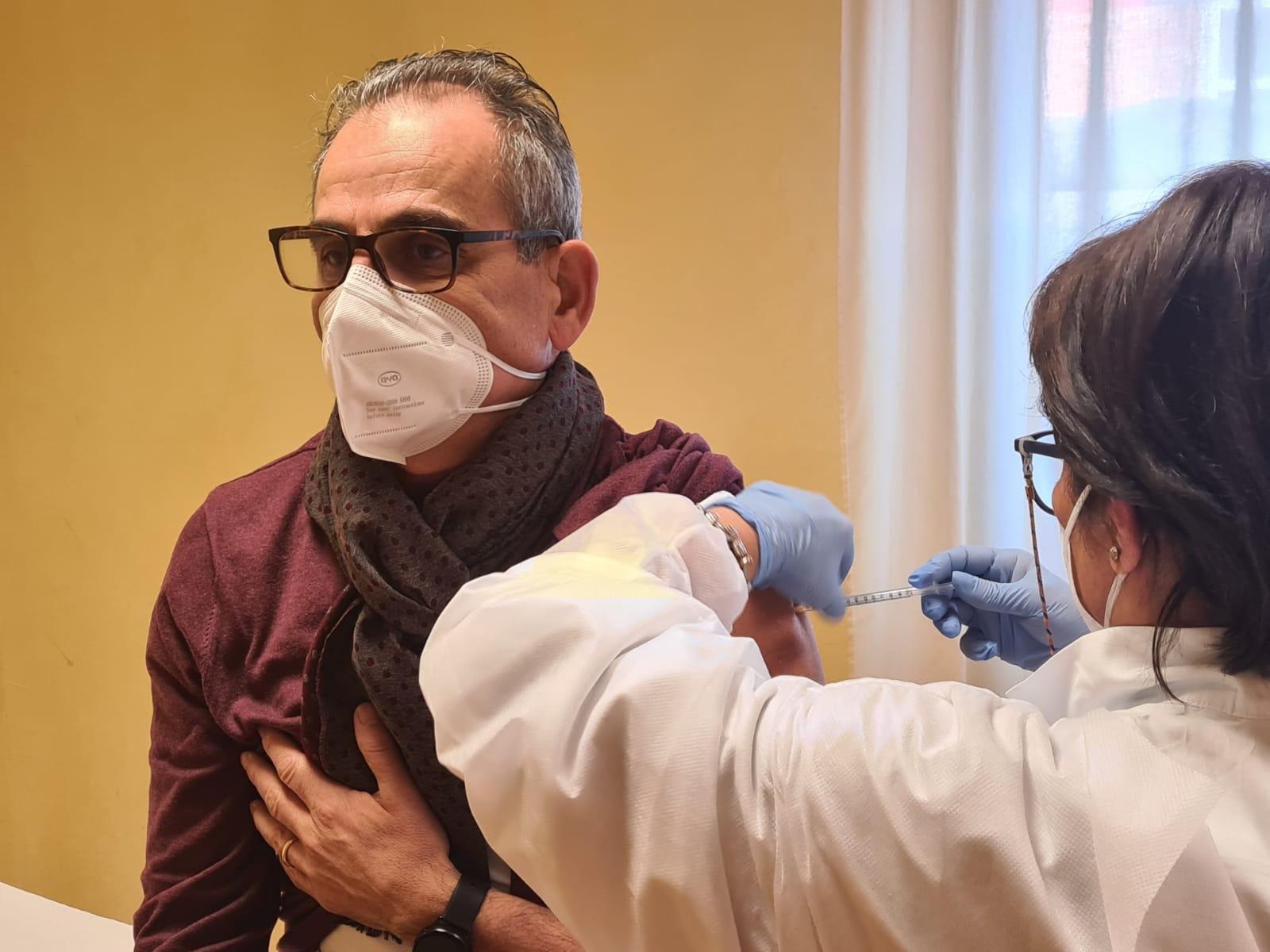 Covid: parte in anticipo la campagna di vaccinazione