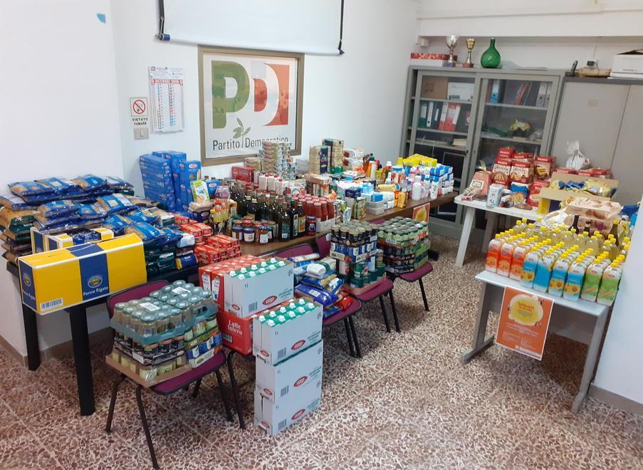 Raccolti 769 chili di generi alimentari dal Pd di Rosignano 