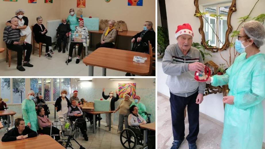 Abbracci virtuali e videochiamate per gli anziani nelle festività