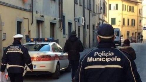 Multati sessanta clienti di due locali aperti in violazione dei divieti