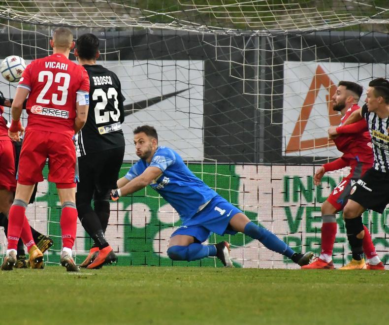 Luca Ranieri, difensore presente a tutto campo Da lui gli unici pericoli per la porta dell’Ascoli 