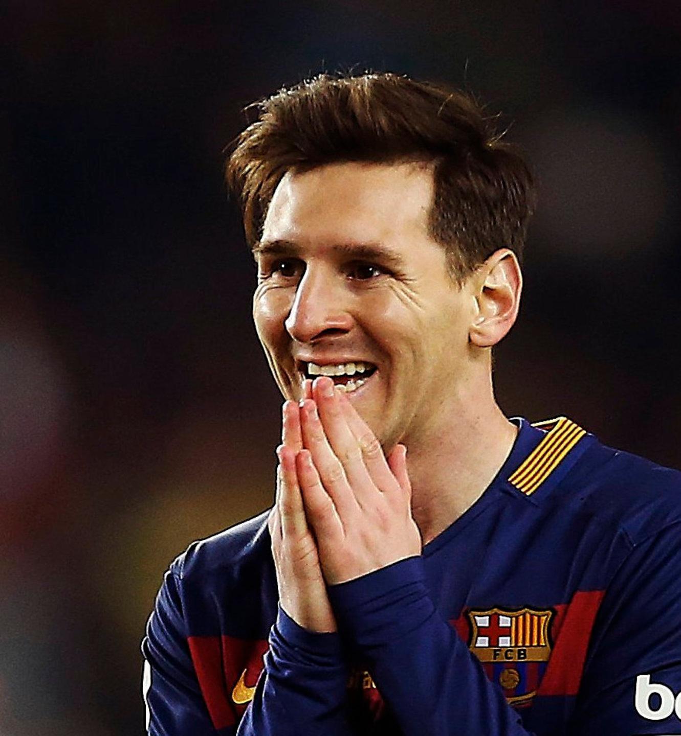 Con l’allenatore argentino anche Leo Messi pronto a trasferirsi ai piedi della Tour Eiffel