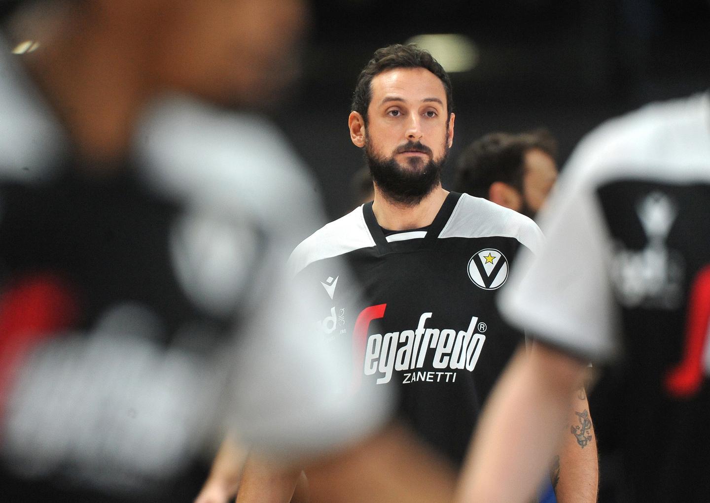 Belinelli non brilla all’esordio, Milano fa il colpo in casa della Virtus Bologna