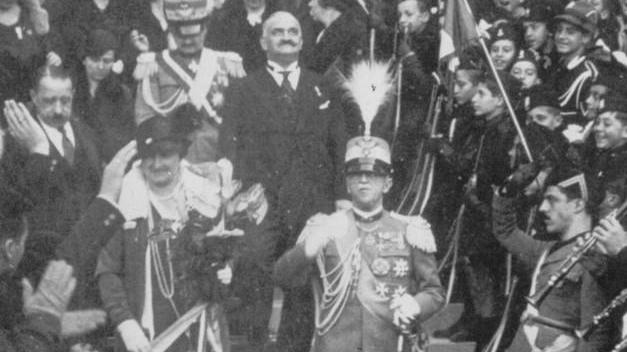 Novembre 1931: il Re Vittorio Emanuele III e Costanzo Ciano all’inaugurazione del nuovo ospedale intitolato proprio al gerarca livornese