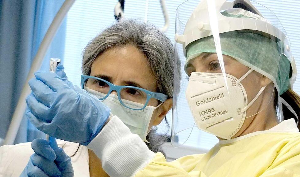 Accelerata sui vaccini, in arrivo un carico di altre migliaia di dosi a Pisa