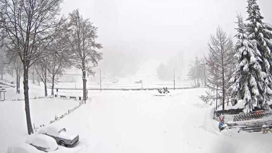 Fitta nevicata a Cerreto e Zeri
