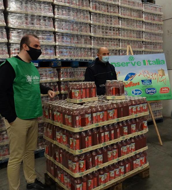 Gran giornata di raccolta cibo per i bisognosi della Caritas 