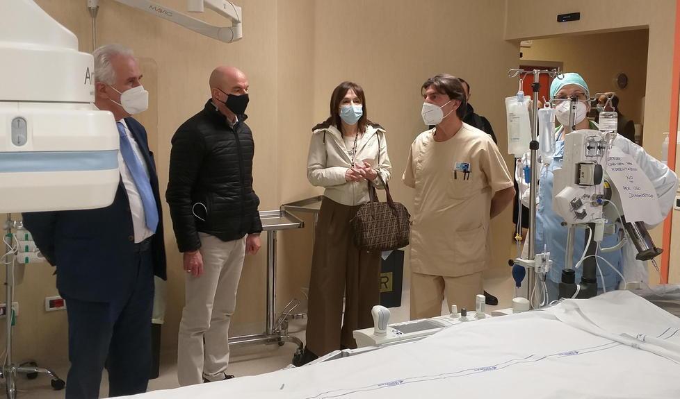 Taglio del nastro (simbolico) per l’angiografo dei pacemaker