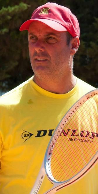 Francesco Mori e il tennis senza barriere «Cosi insegno a ciechi, ipovedenti e disabili» 