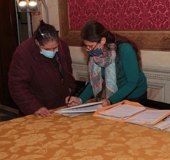 Per quattro famiglie una nuova casa sotto l’albero 