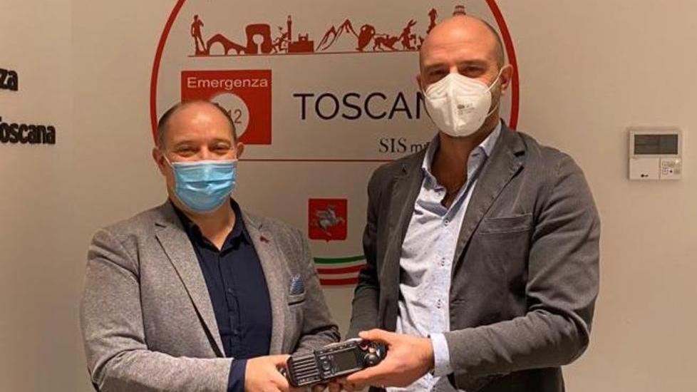 La Toscolapi dona al 118 un dispositivo radio per gestire i casi Covid