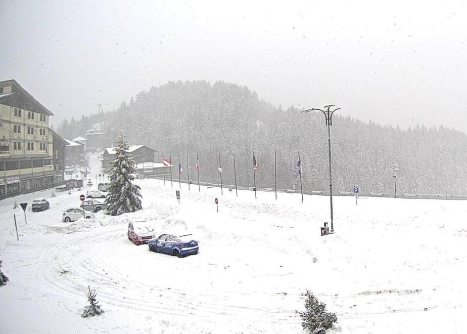 Mezzi spazzaneve in ritardo disagi sulle strade montane 