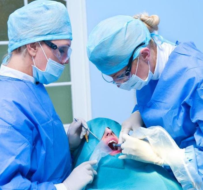 Lega: anche gli odontoiatri da inserire nel piano vaccinale